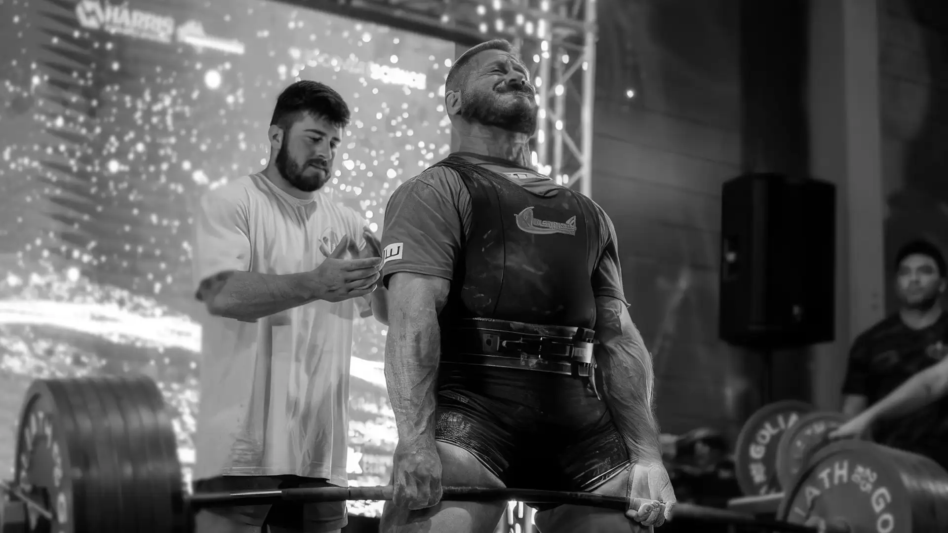 Powerlifter in ZeroW colours deadlifting at a powerlifting competition